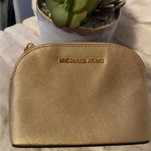 Great Condition Michael Kors Pouch